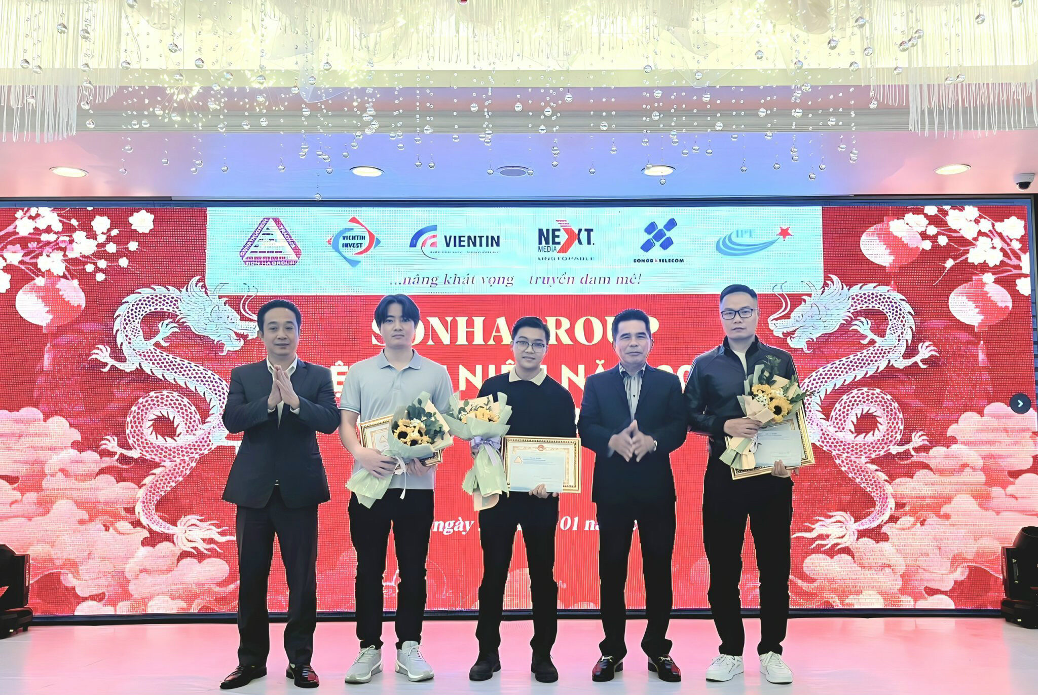 Tất niên